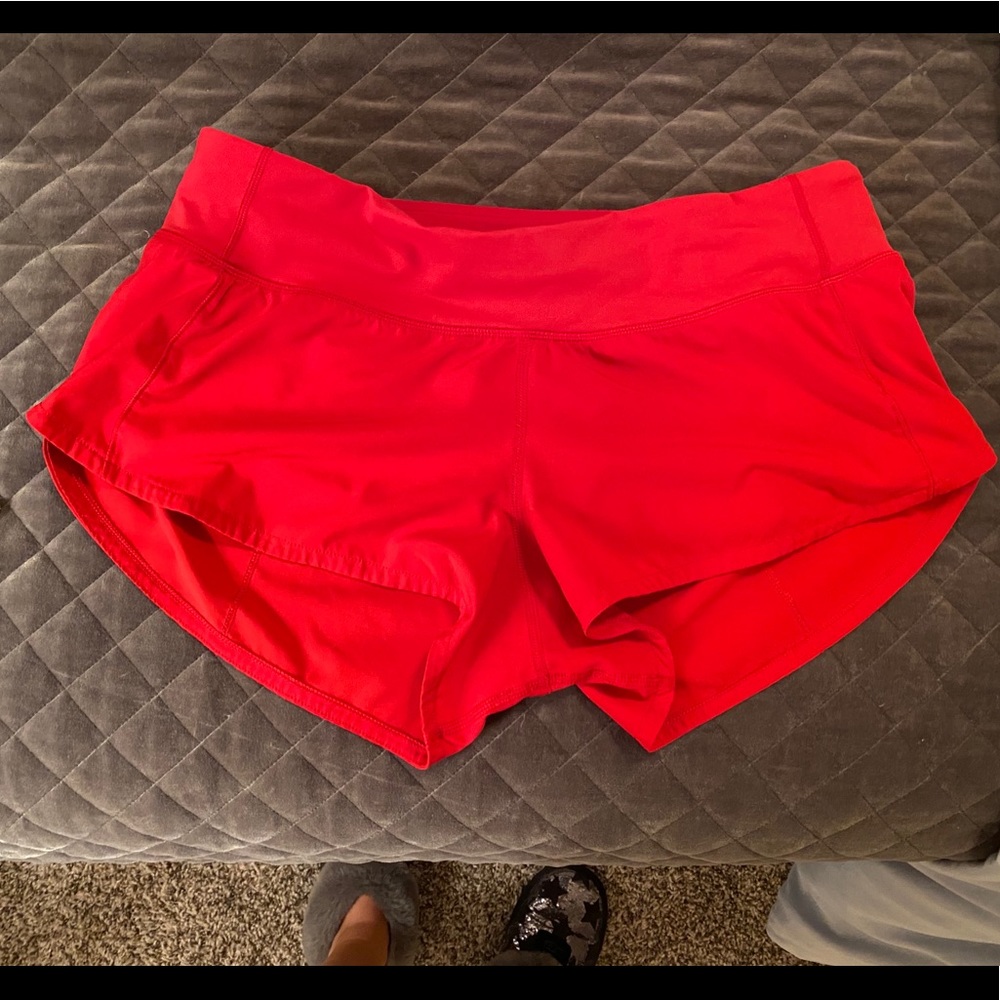 LULULEMON SIZE SIX speed up shorts
